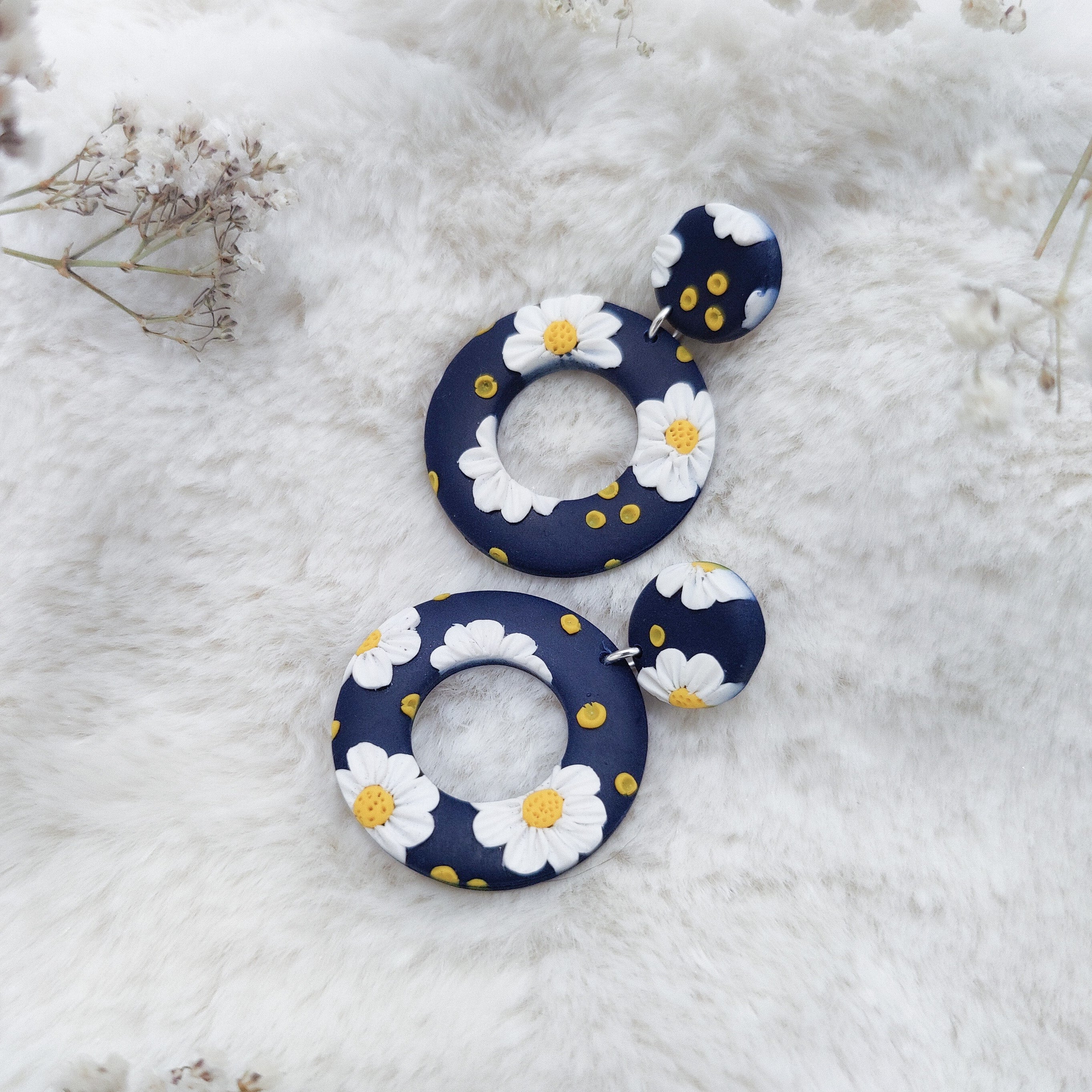 Navy Daisy